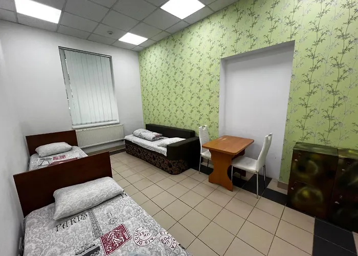 Staryi Dvoryk,кімнати подобово біля жд Львів